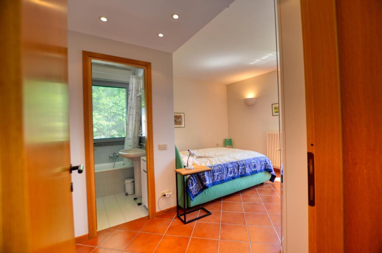 2-Bedroom Lakeview Apartment Bella Gaeta San Siro  Exterior photo