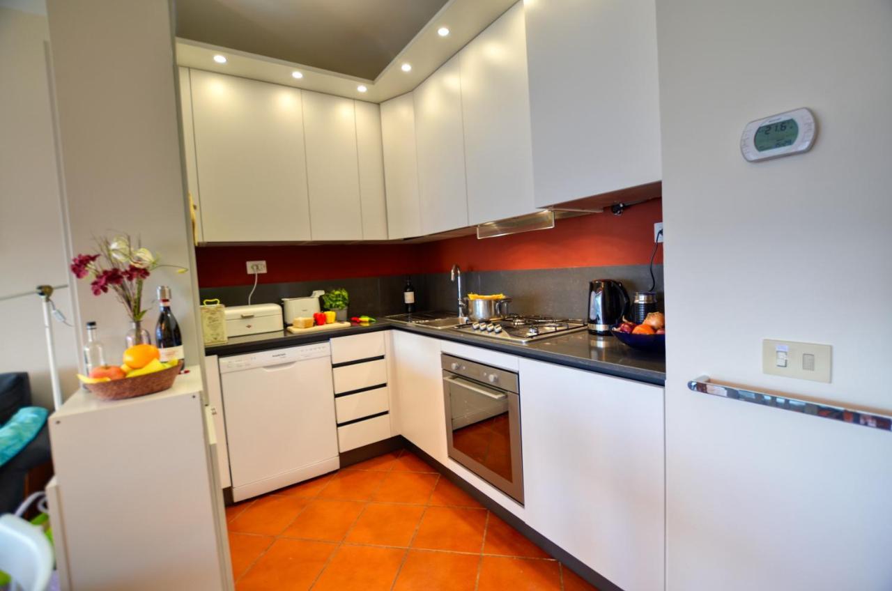 2-Bedroom Lakeview Apartment Bella Gaeta San Siro  Exterior photo