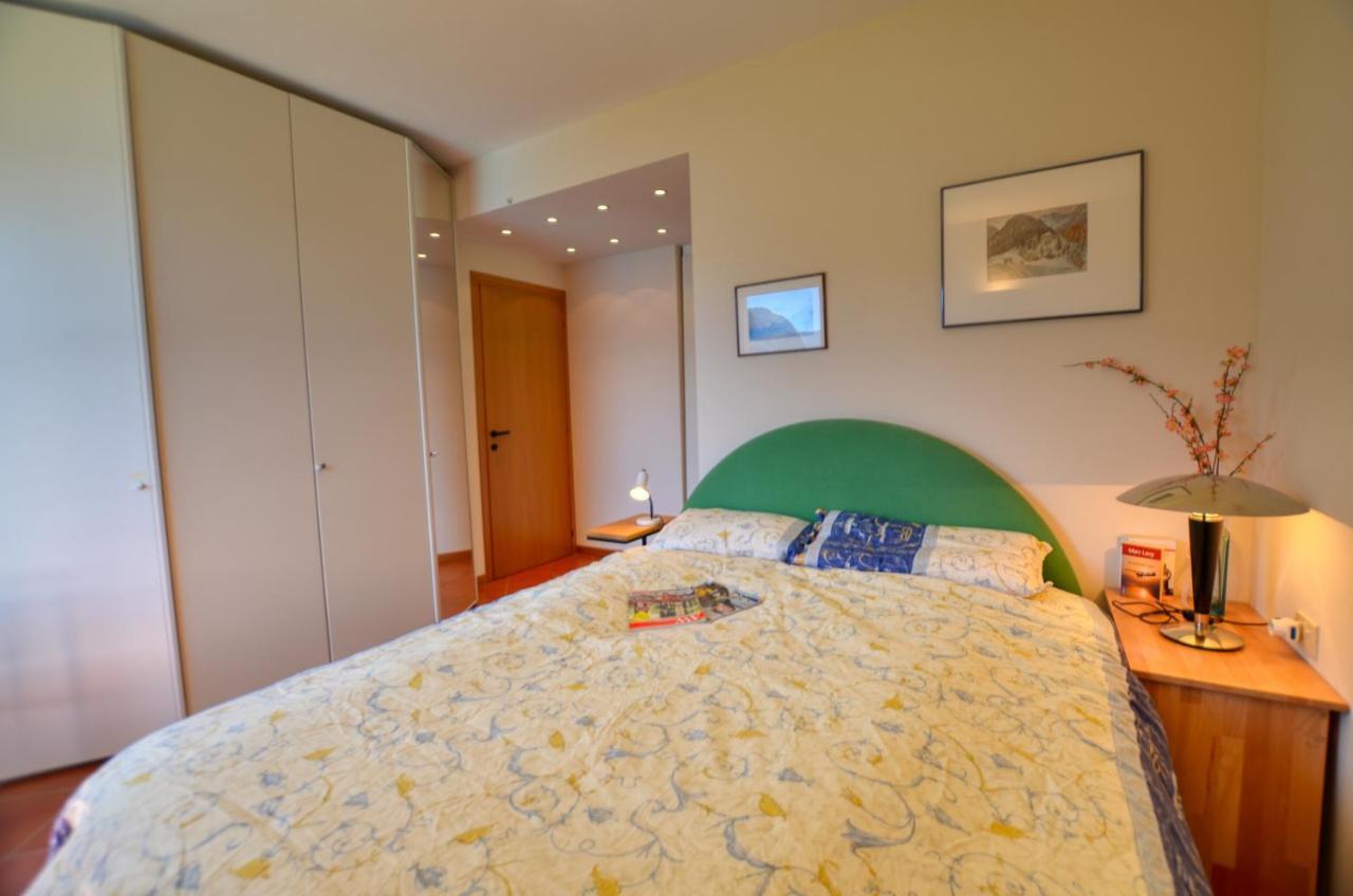 2-Bedroom Lakeview Apartment Bella Gaeta San Siro  Exterior photo